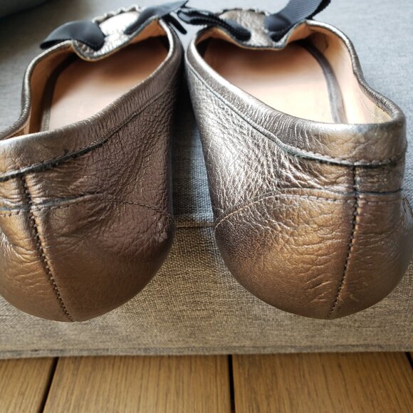 EUC Kate Spade NY Leather Ballet Flats Loafer Moccasin w/ Bow Metallic Gold (7) - Picture 6 of 10